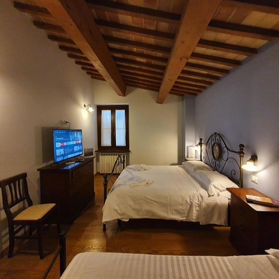 Pietra Maula Agriturismo Castelraimondo Exterior photo