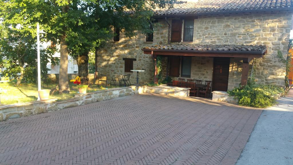 Pietra Maula Agriturismo Castelraimondo Exterior photo